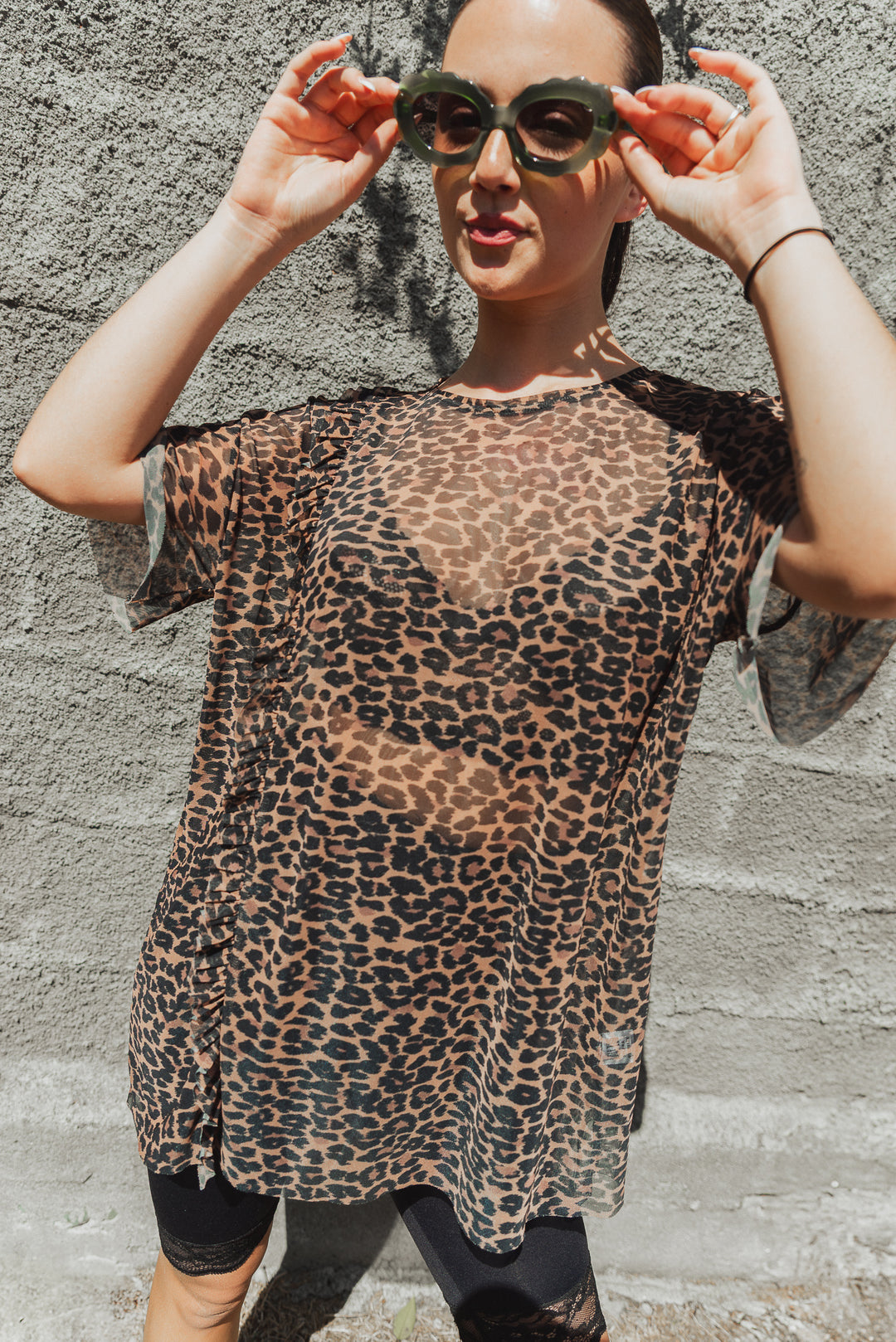 POLERA ANIMAL OVERSIZE VOLANTE - CAFÉ