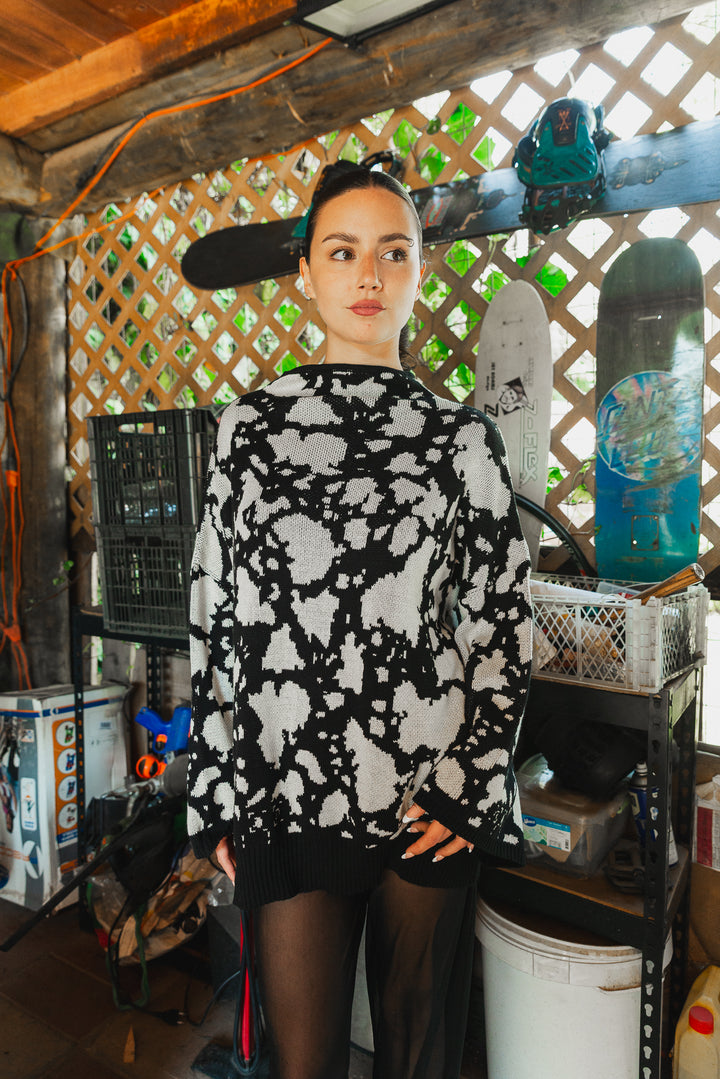 SWEATER VACA - NEGRO CRUDO