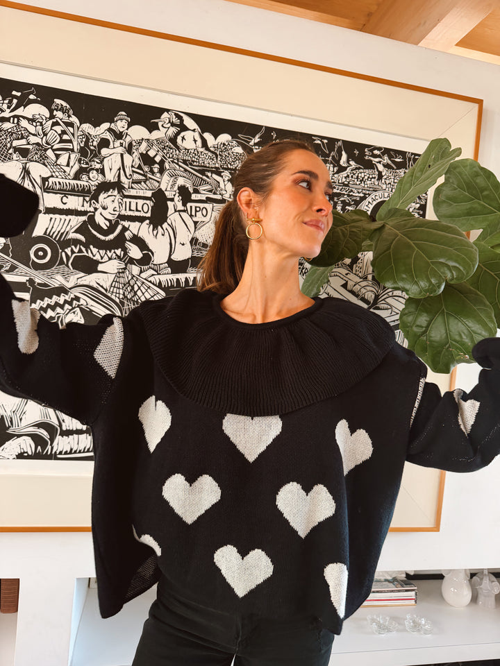 HEART RIOT SWEATER - NEGRO