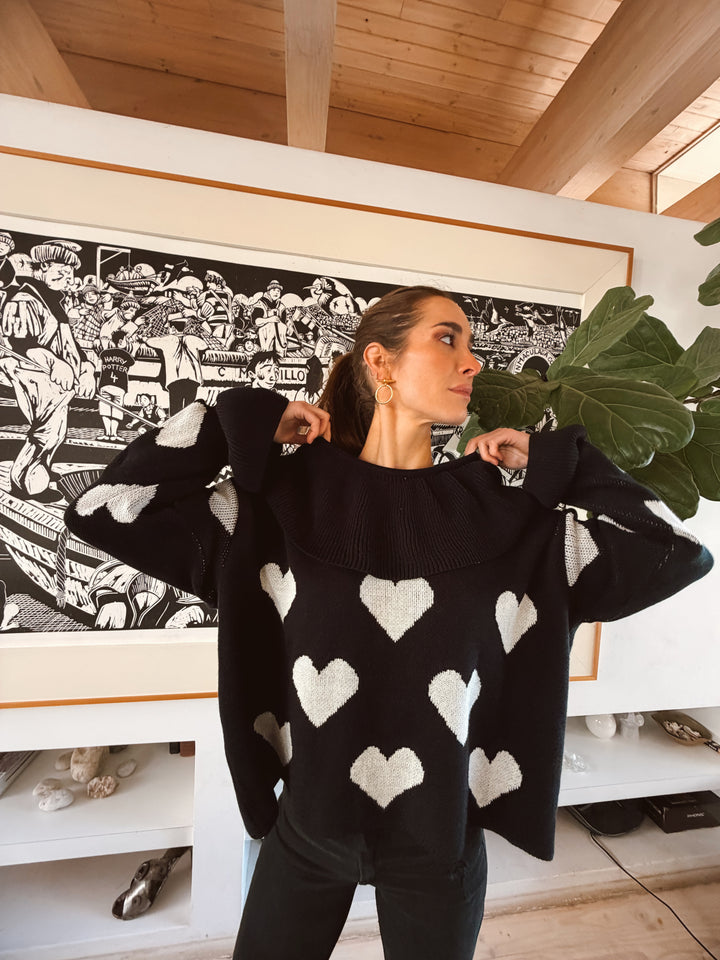 HEART RIOT SWEATER - NEGRO
