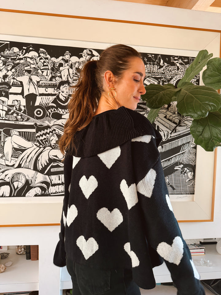 HEART RIOT SWEATER - NEGRO