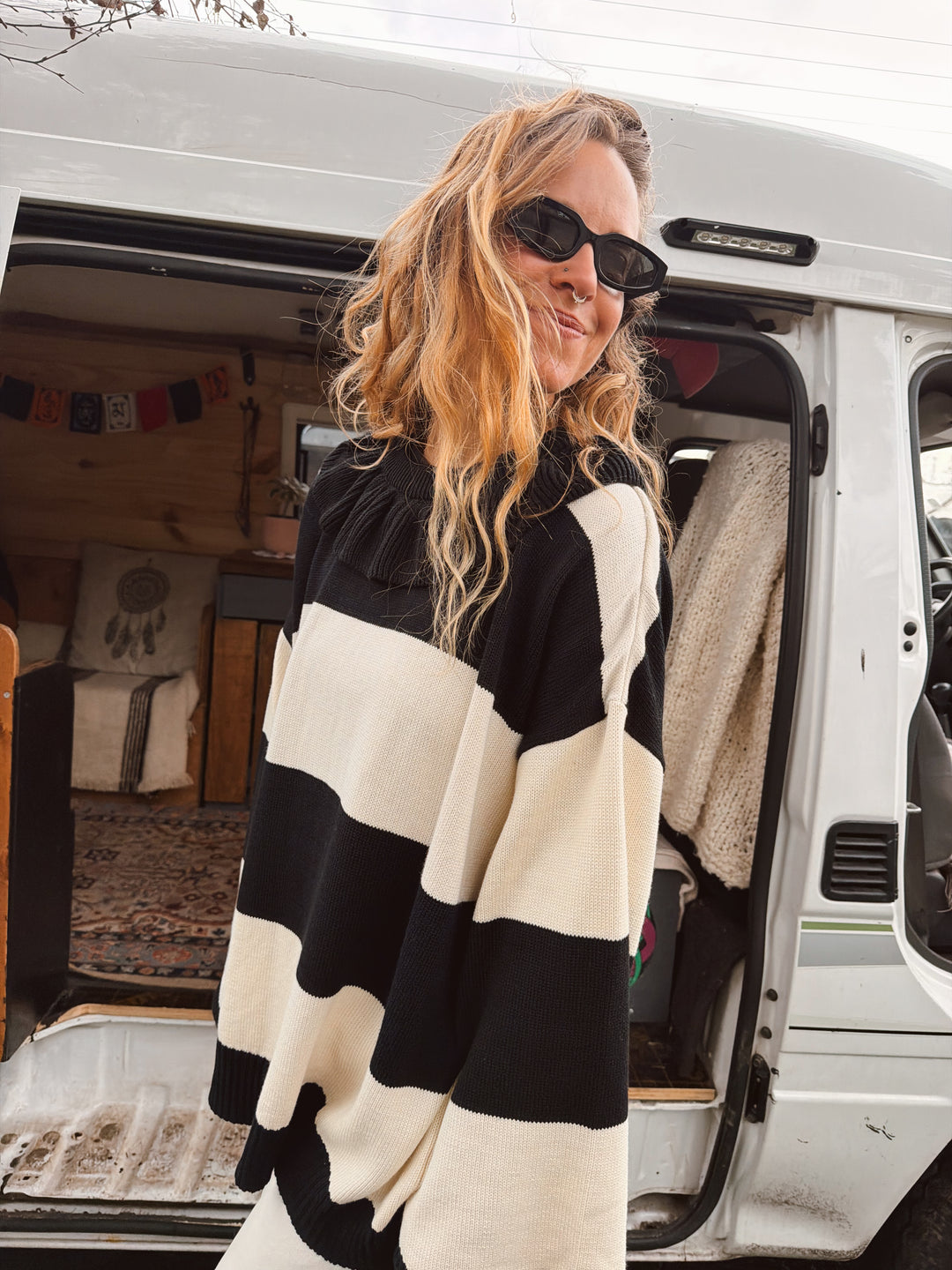 SWEET TROUBLE SWEATER NEGRO CRUDO