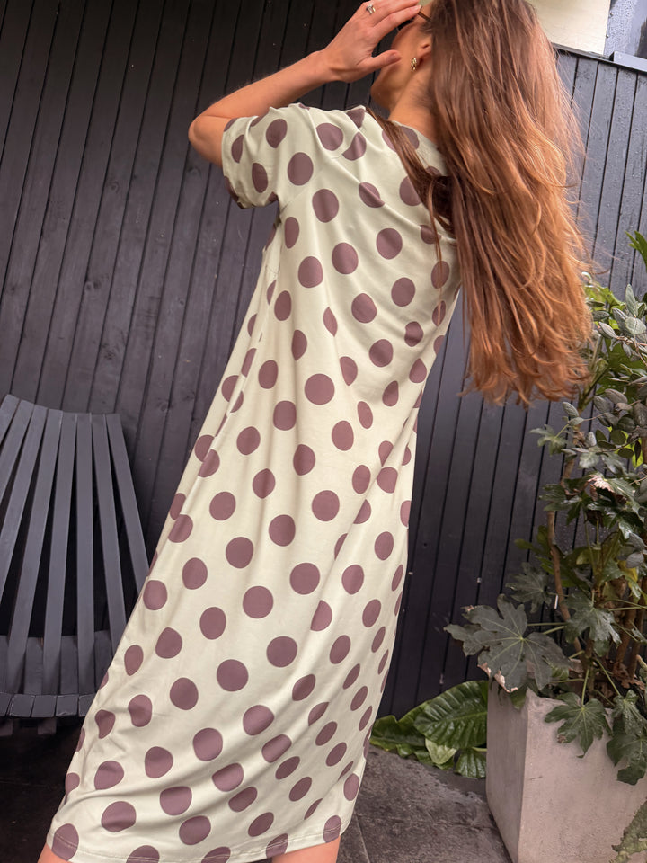 DOT CRUSH DRESS - VERDE CAFÉ